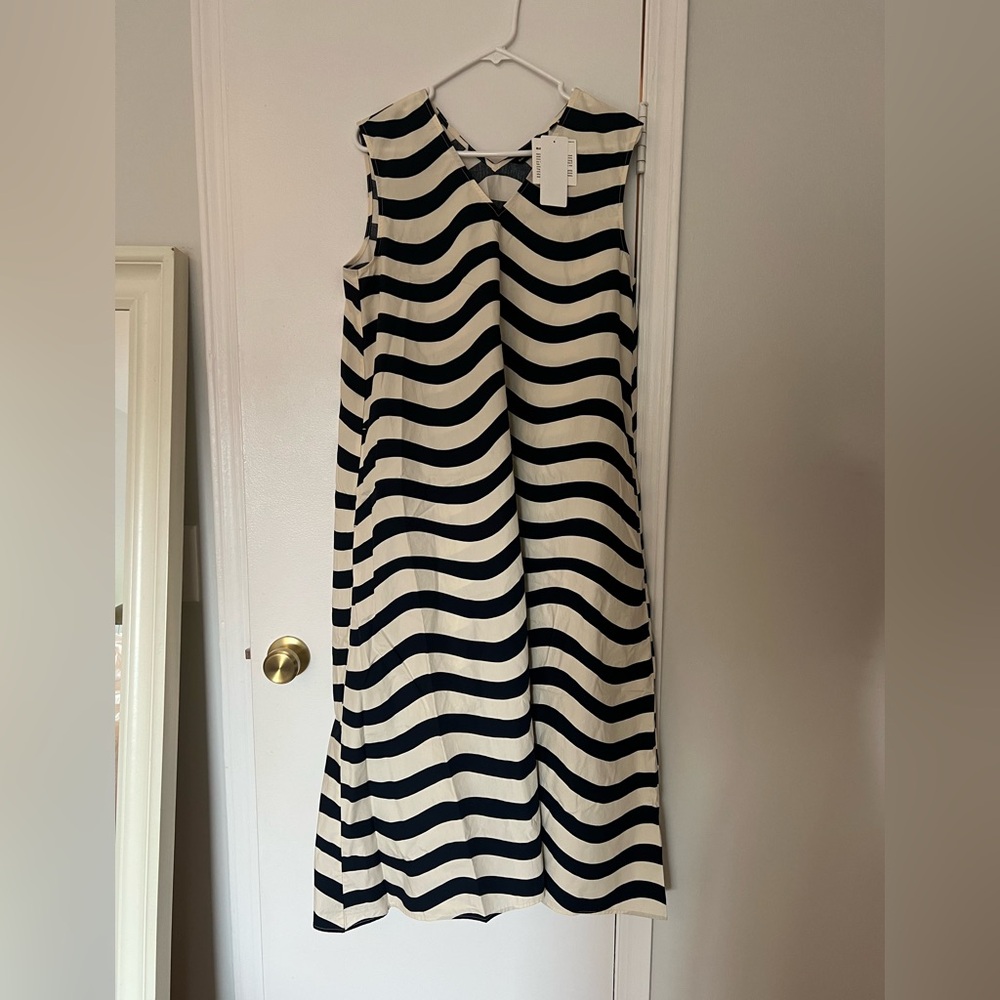 💙 NWT Marimekko x Uniqlo Navy and White Wave Pattern Midi Dress- size L 💙 - Picture 3 of 9